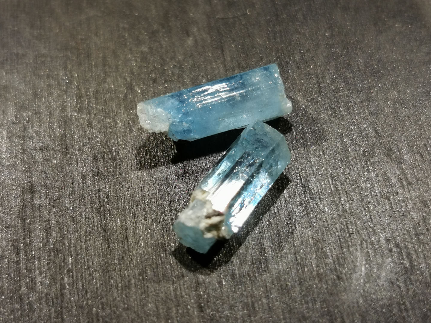Coppia di Acquamarine grezze 8,36 ct