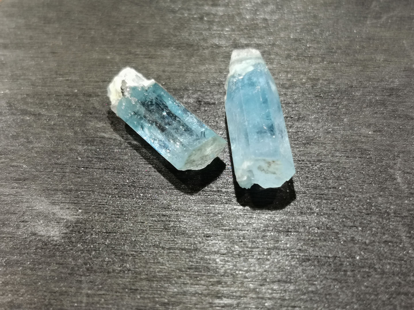 Coppia di Acquamarine grezze 8,36 ct