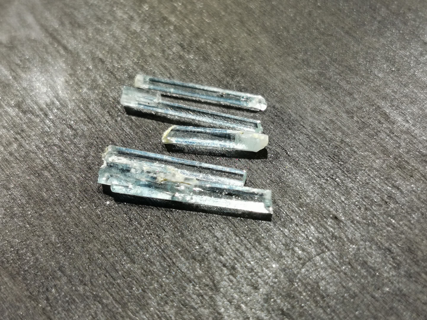 Lotti di cinque Acquamarine grezze 3,39 ct