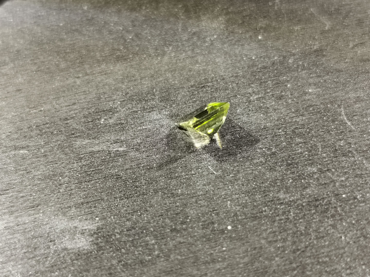 Peridoto taglio carré 1,09 ct