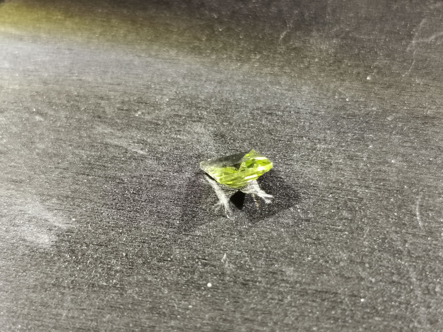 Peridoto taglio princess 0,94 ct