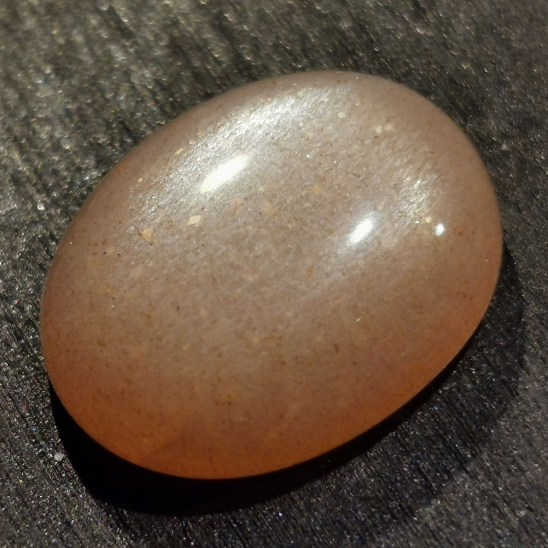 Pietra di Sole taglio ovale cabochon 11,31 ct