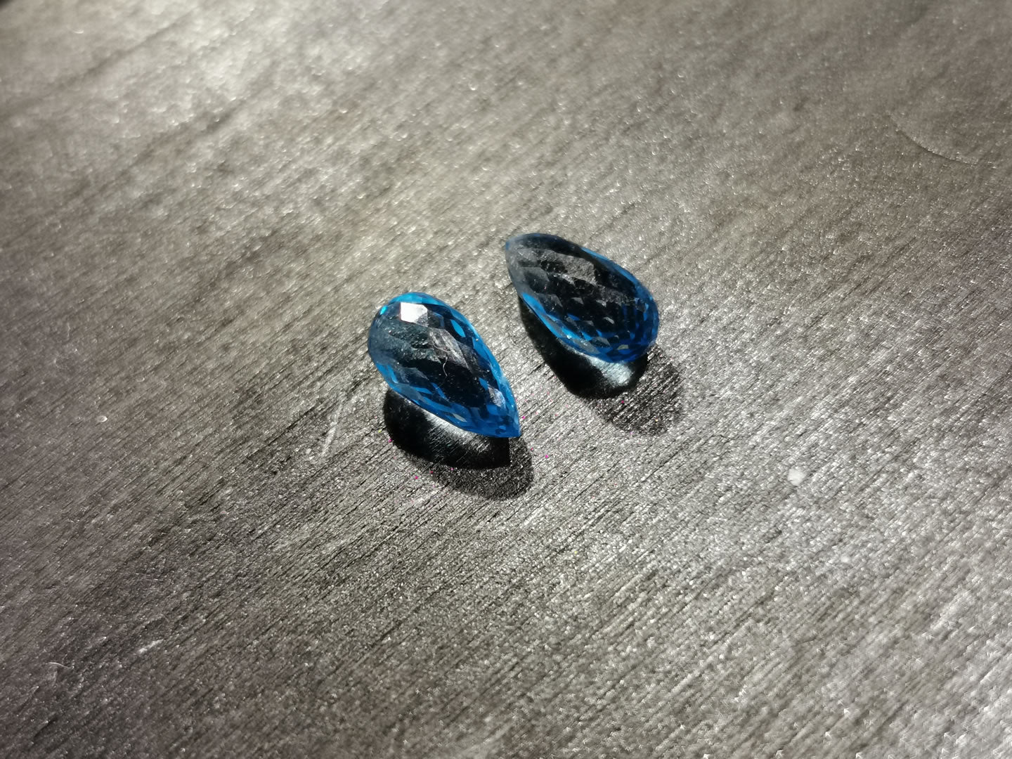 Coppia di Topazi taglio goccia briolette 2,62 ct