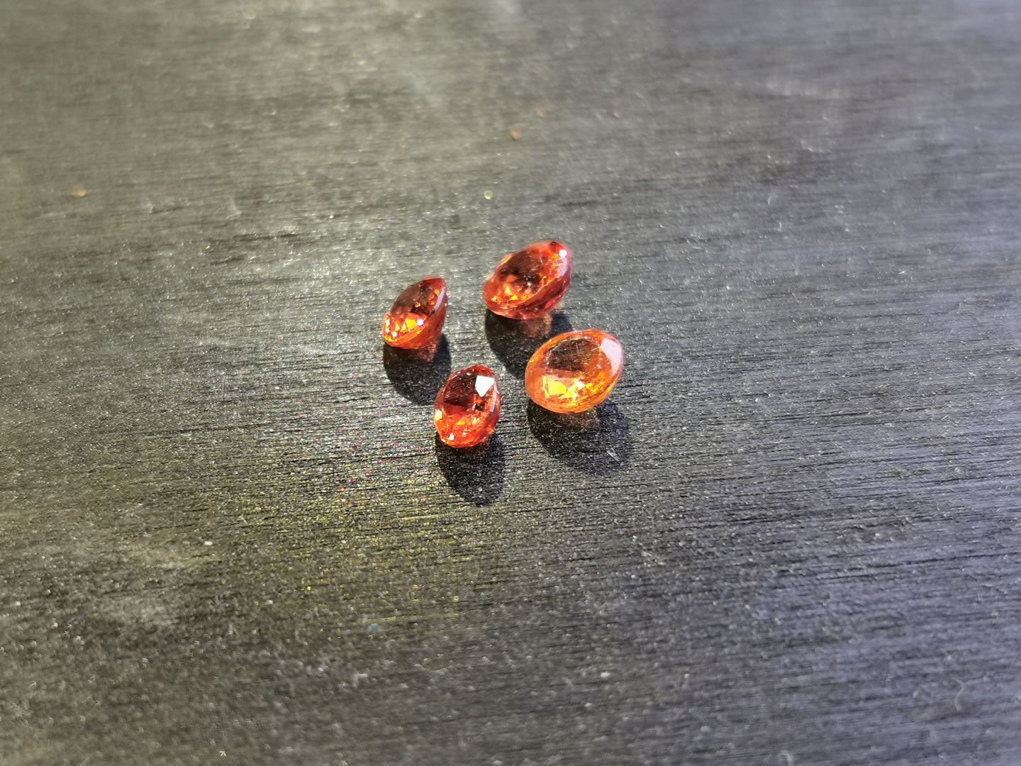 Zaffiri arancio taglio ovale 1,15 ct totali