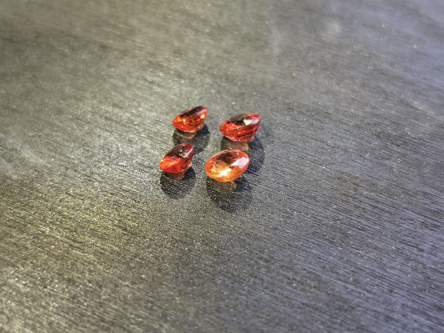Zaffiri arancio taglio ovale 1,15 ct totali