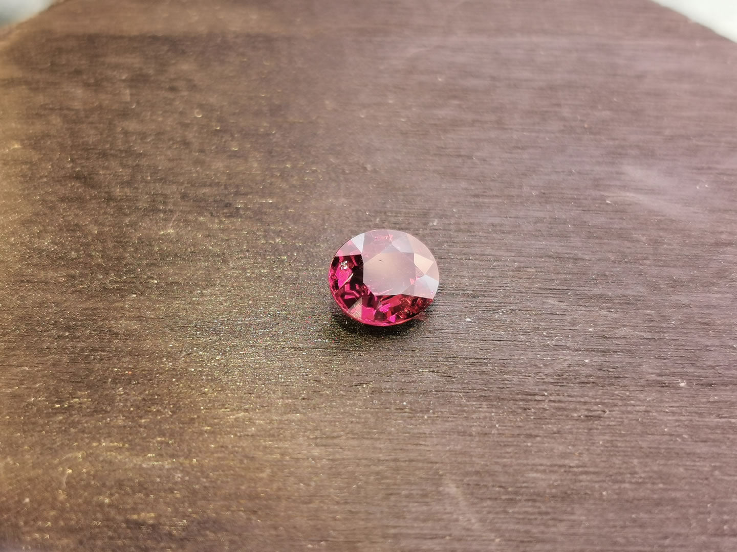 Granato Rodolite taglio ovale 1,27 ct