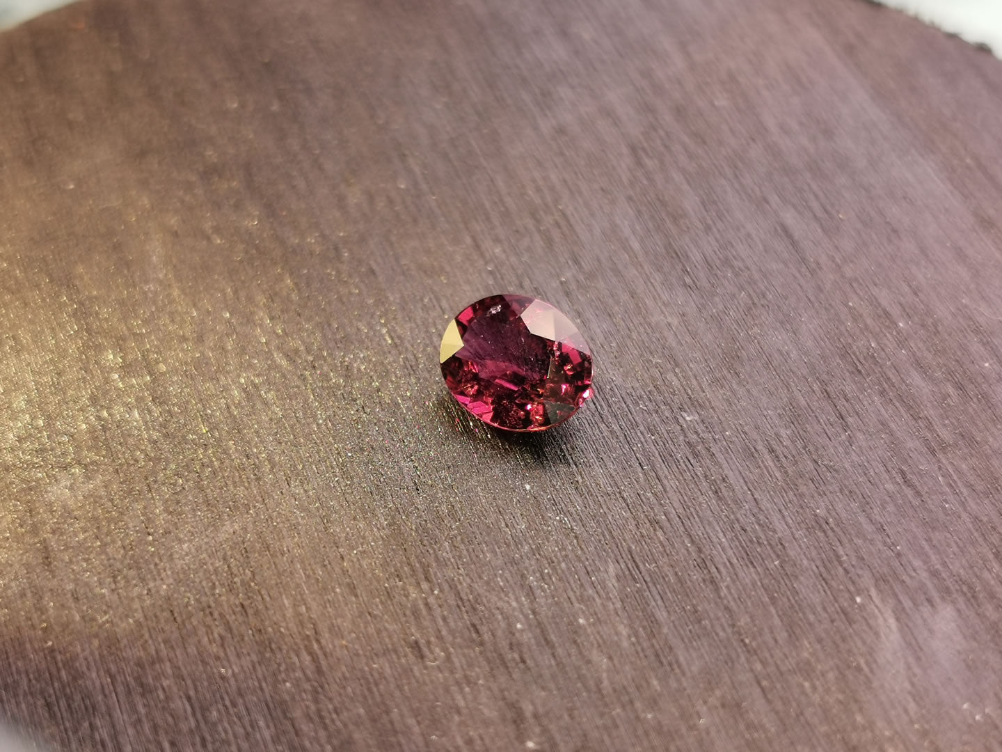 Granato Rodolite taglio ovale 1,27 ct