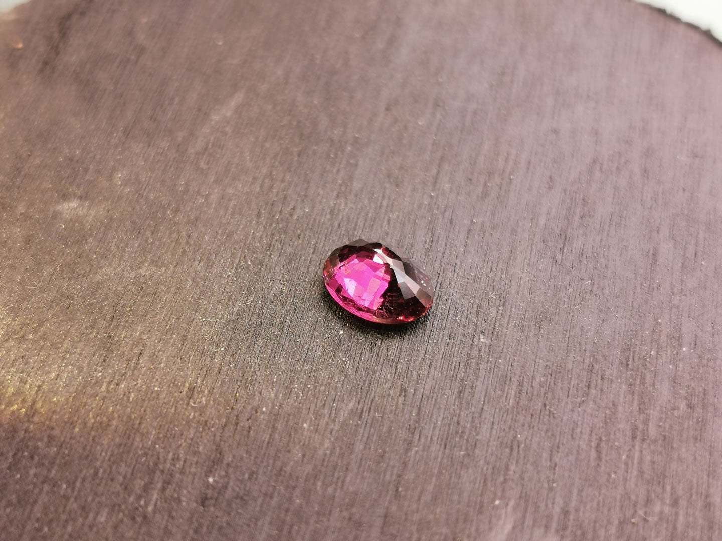 Granato Rodolite taglio ovale 1,27 ct