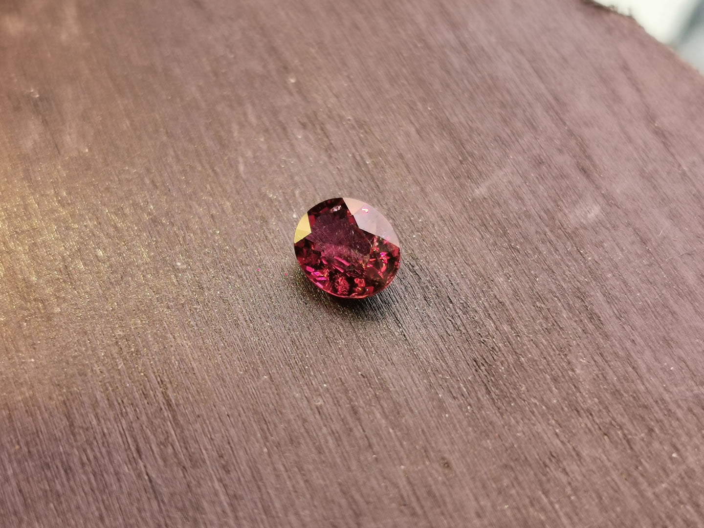 Granato Rodolite taglio ovale 1,27 ct