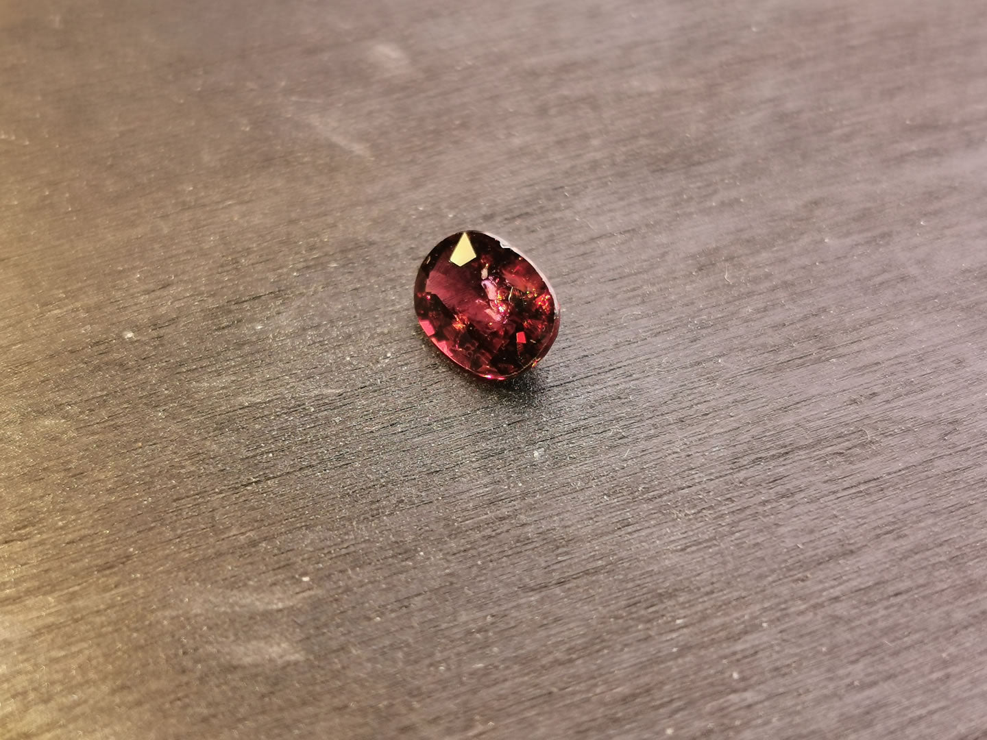 Granato Rodolite taglio ovale 1,48 ct