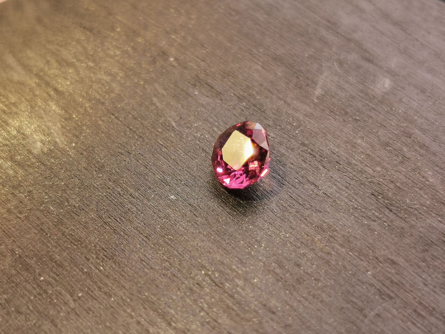 Granato Rodolite taglio ovale custom 1,52 ct
