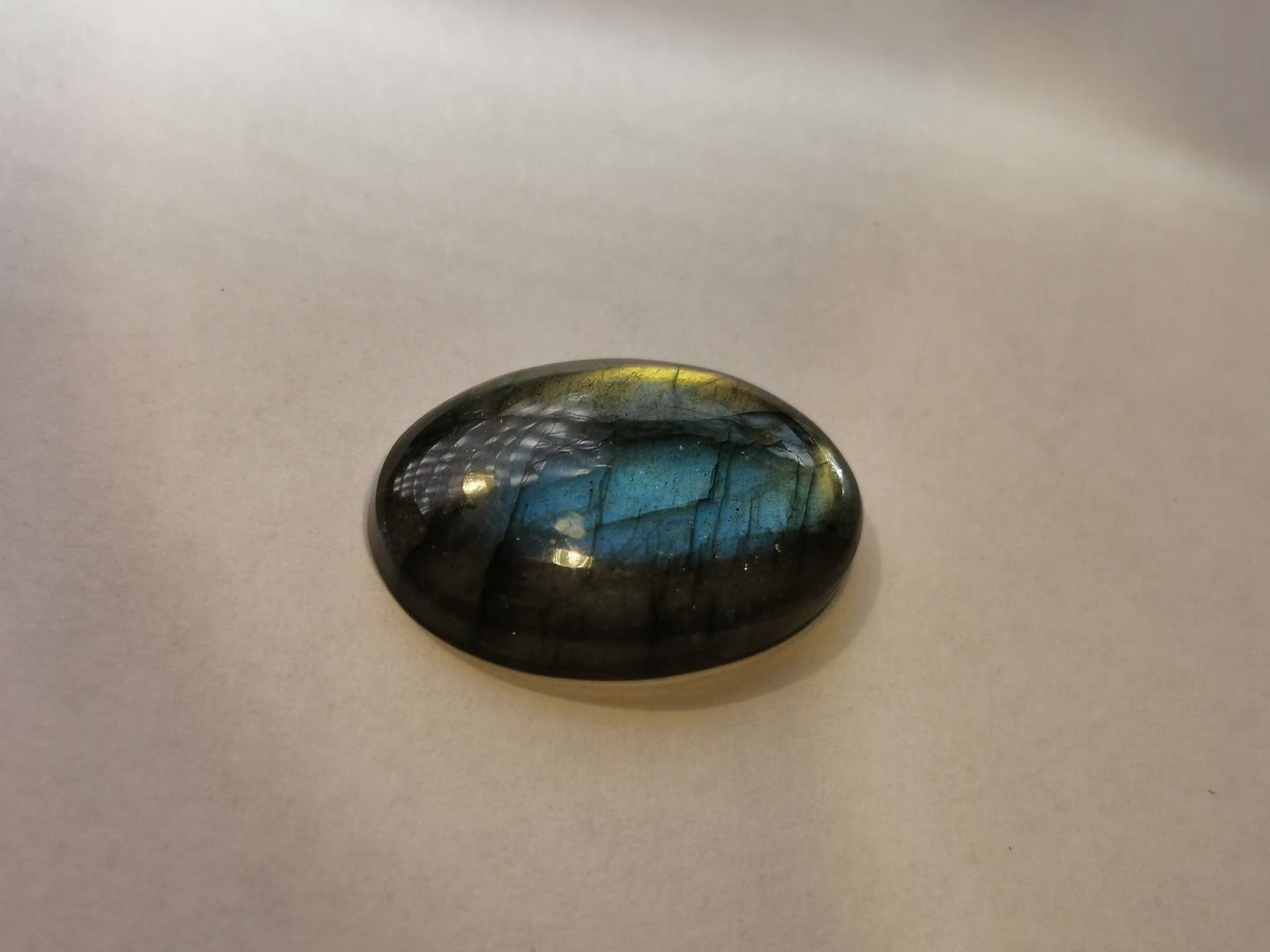 Labradorite taglio ovale cabochon 19,60 ct