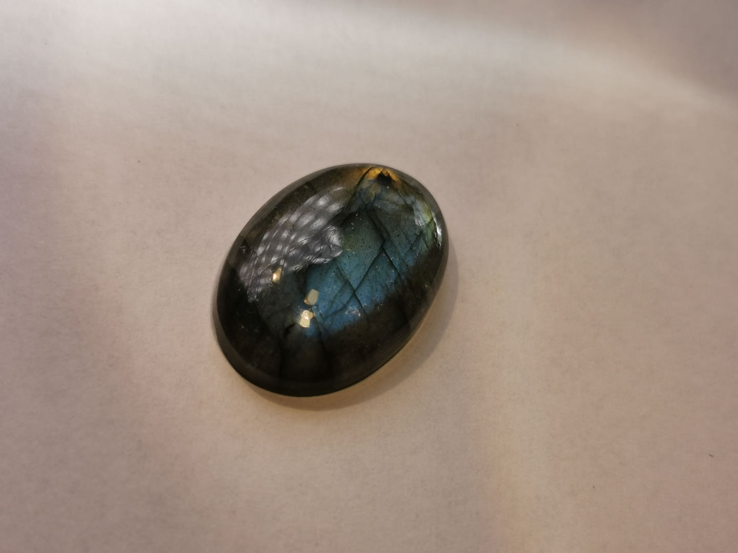 Labradorite taglio ovale cabochon 19,60 ct
