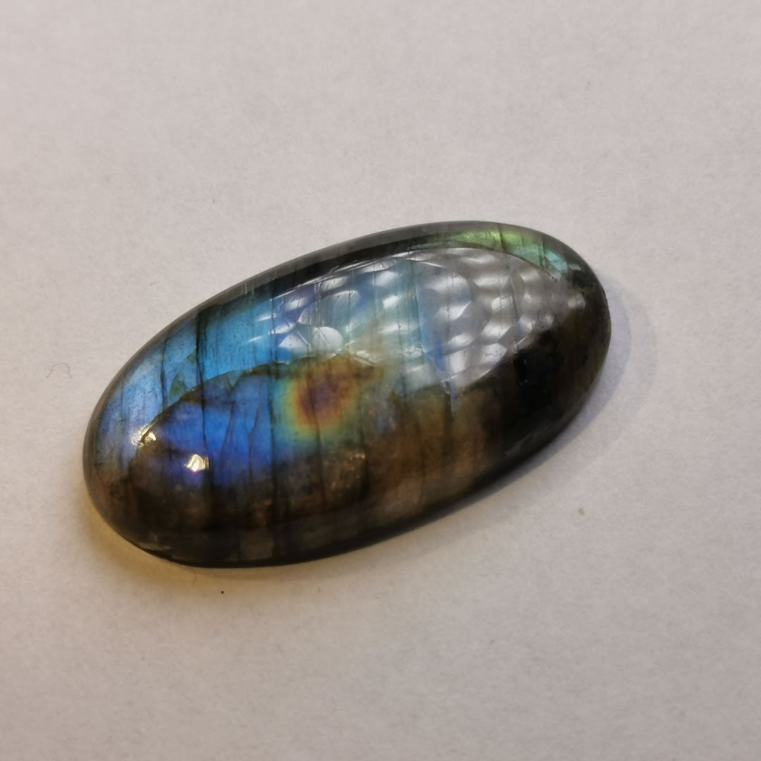 Labradorite taglio ovale cabochon 28,70 ct