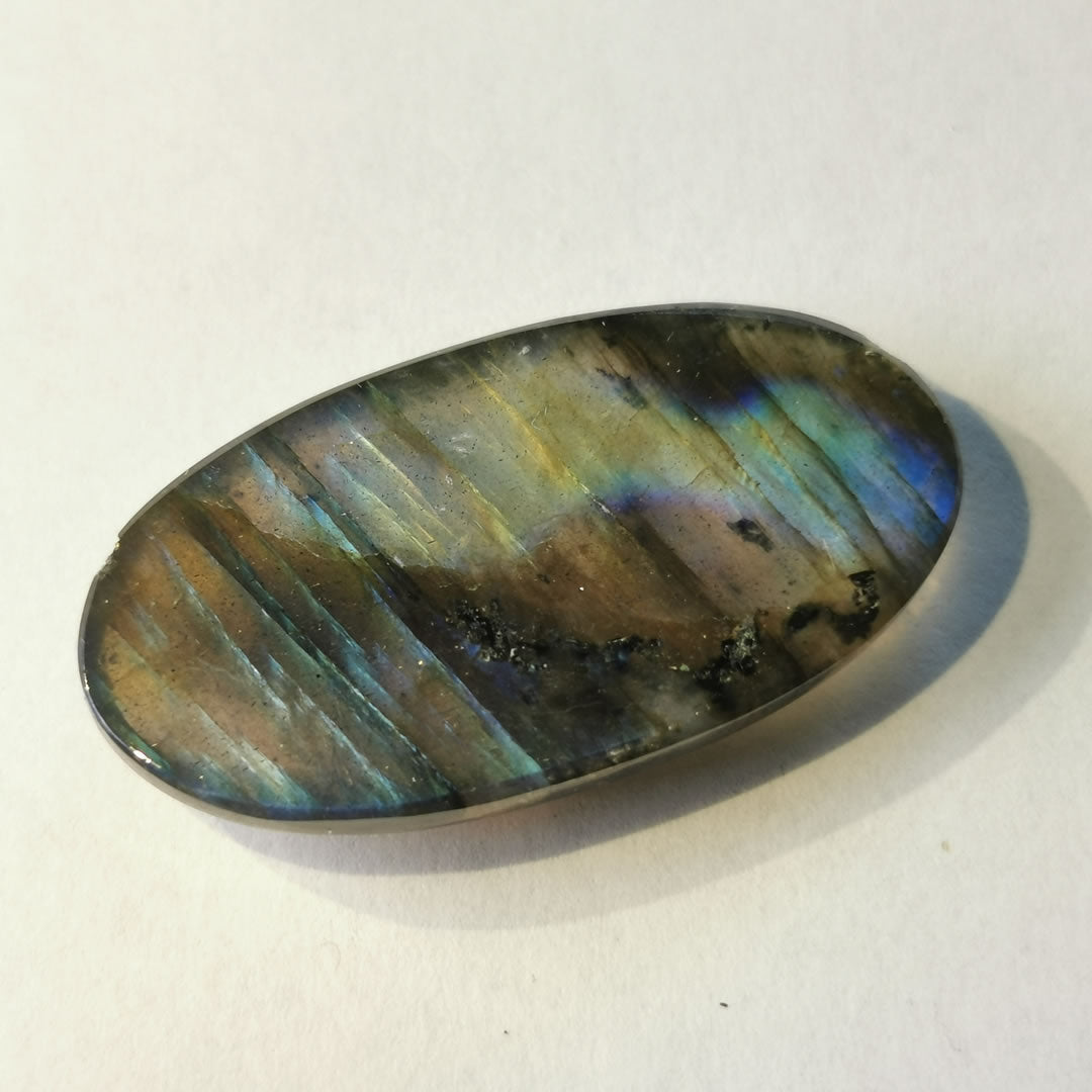 Labradorite taglio ovale cabochon 28,70 ct