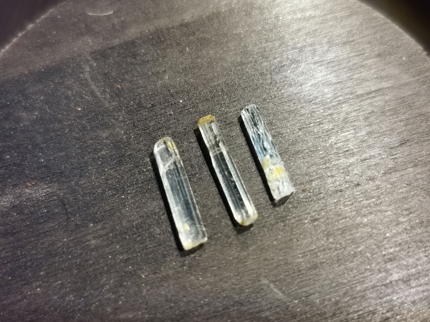 Lotto di tre Acquamarine grezze 2,83 ct