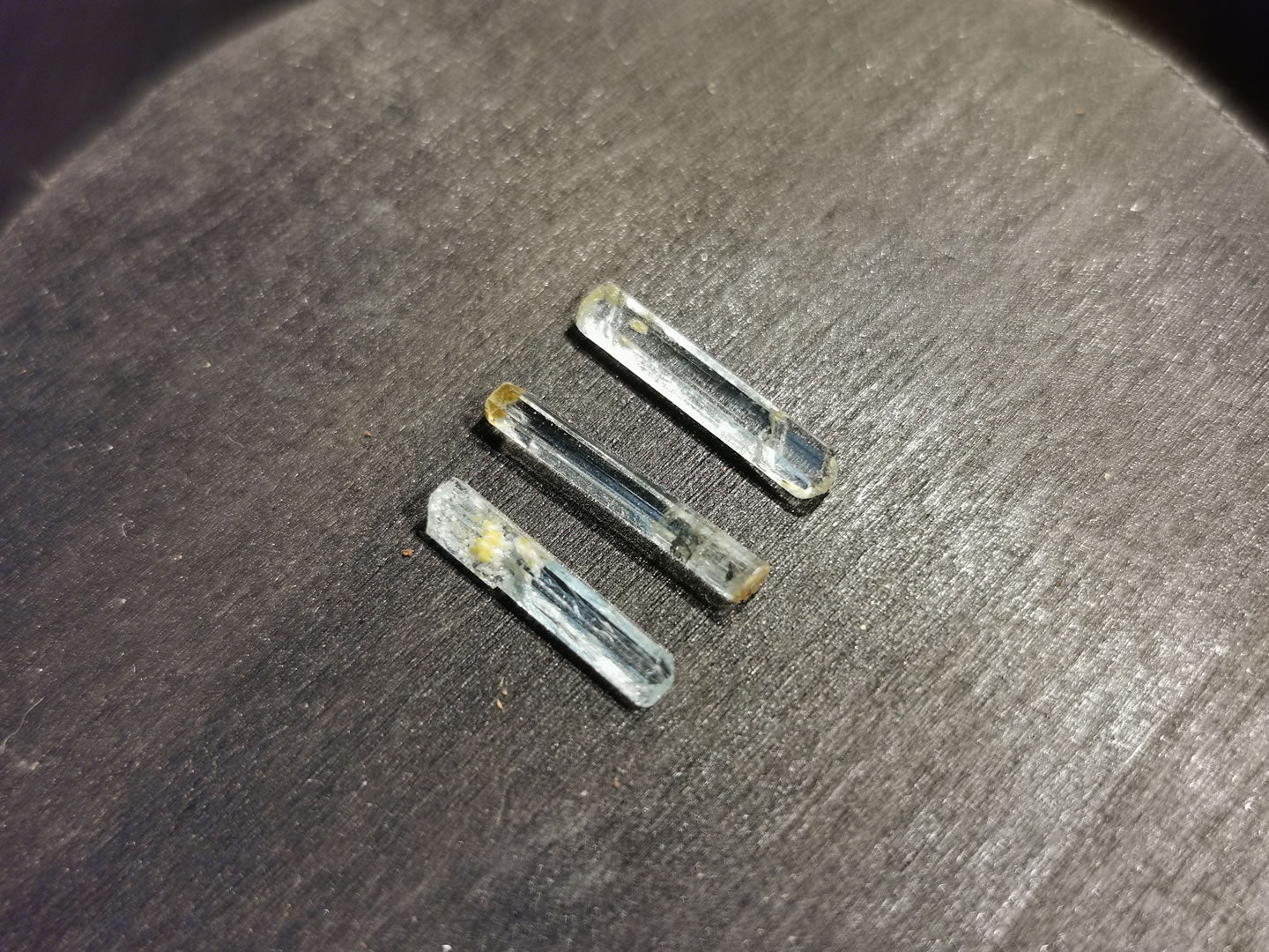 Lotto di tre Acquamarine grezze 2,83 ct
