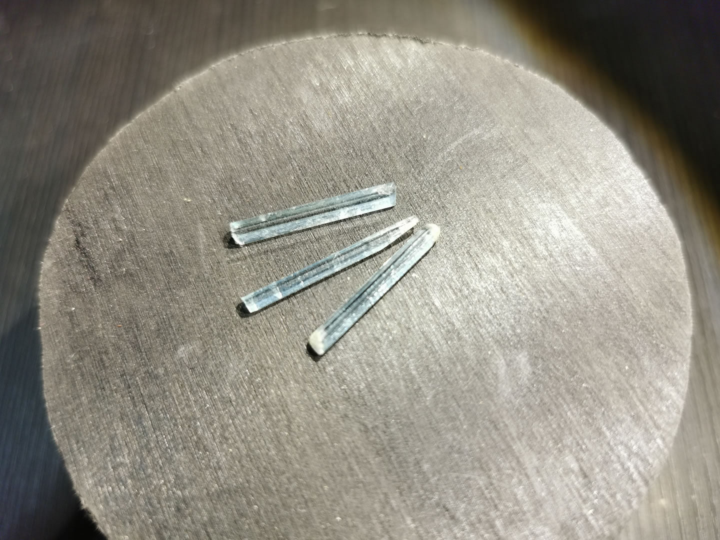 Lotto di tre Acquamarine grezze 2,97 ct