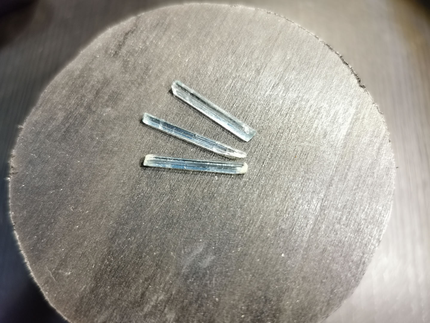 Lotto di tre Acquamarine grezze 2,97 ct
