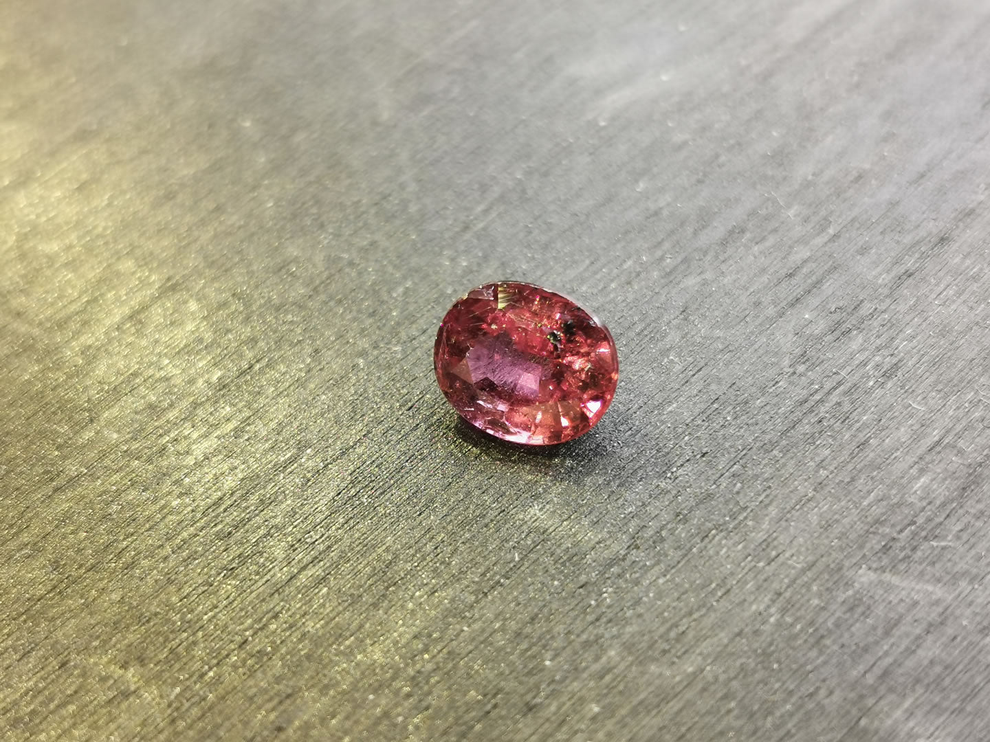 Granato Rodolite taglio ovale 1,81 ct