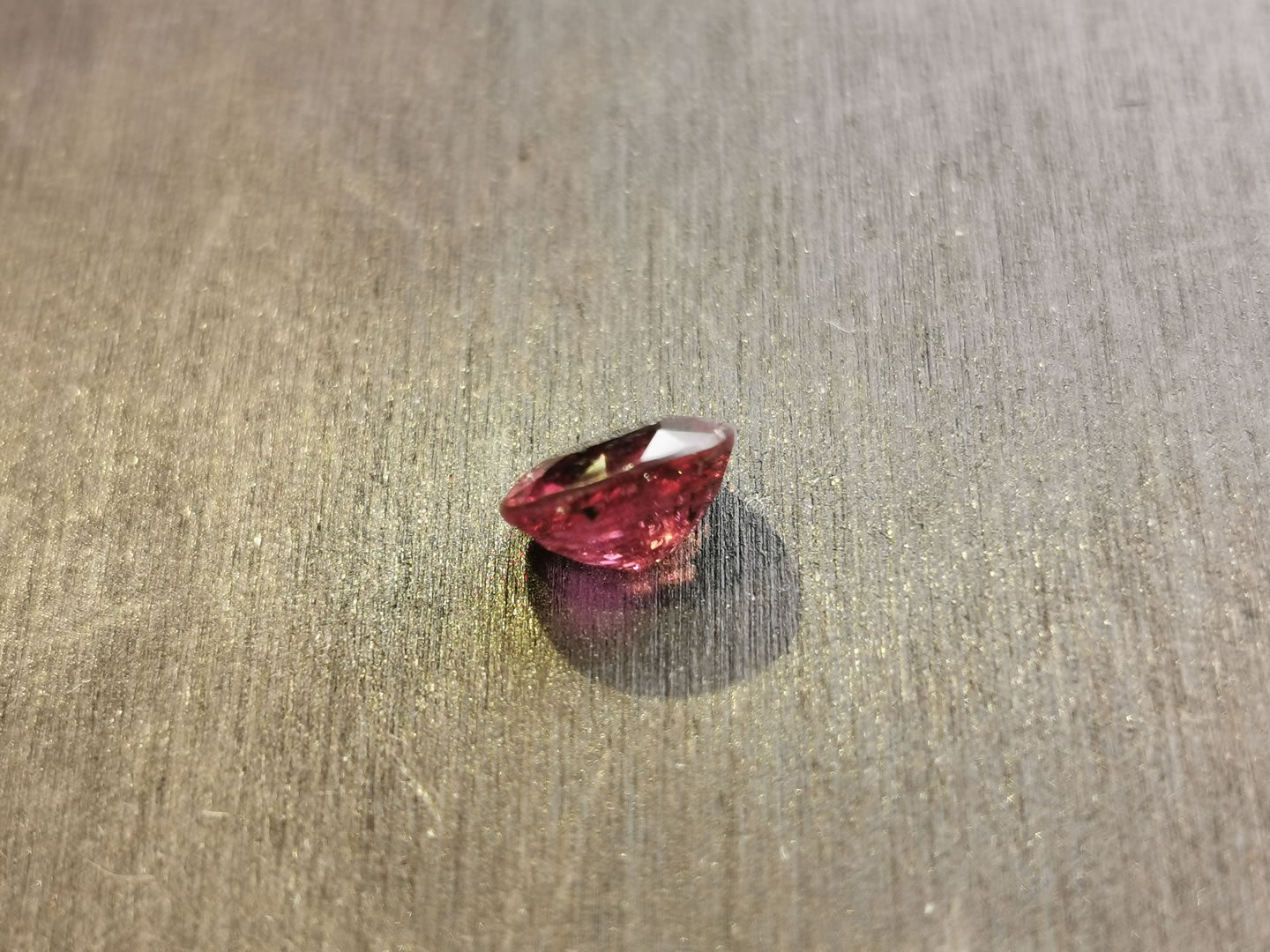 Granato Rodolite taglio ovale 1,81 ct