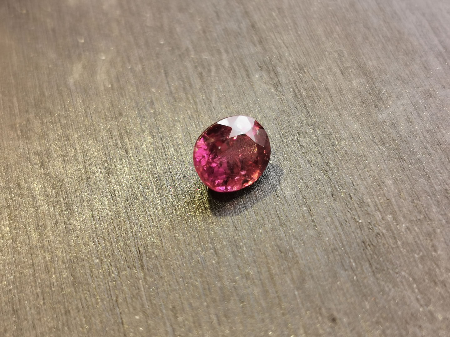 Granato Rodolite taglio ovale 1,81 ct