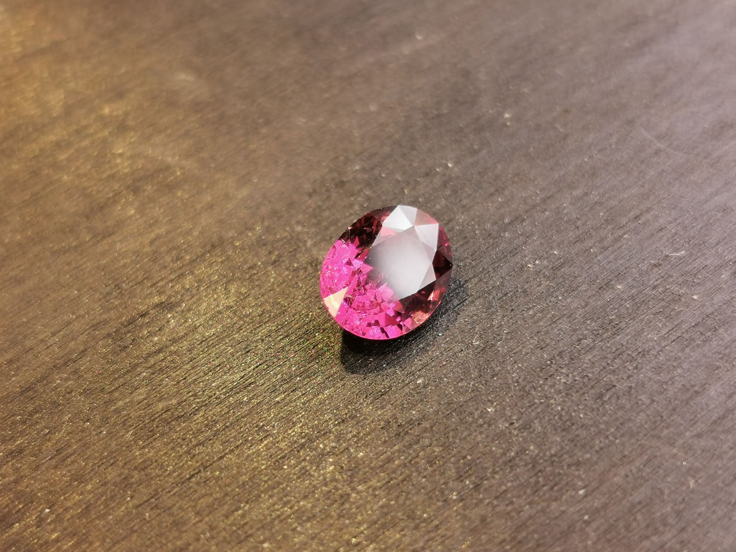 Granato Rodolite taglio ovale 1,69 ct