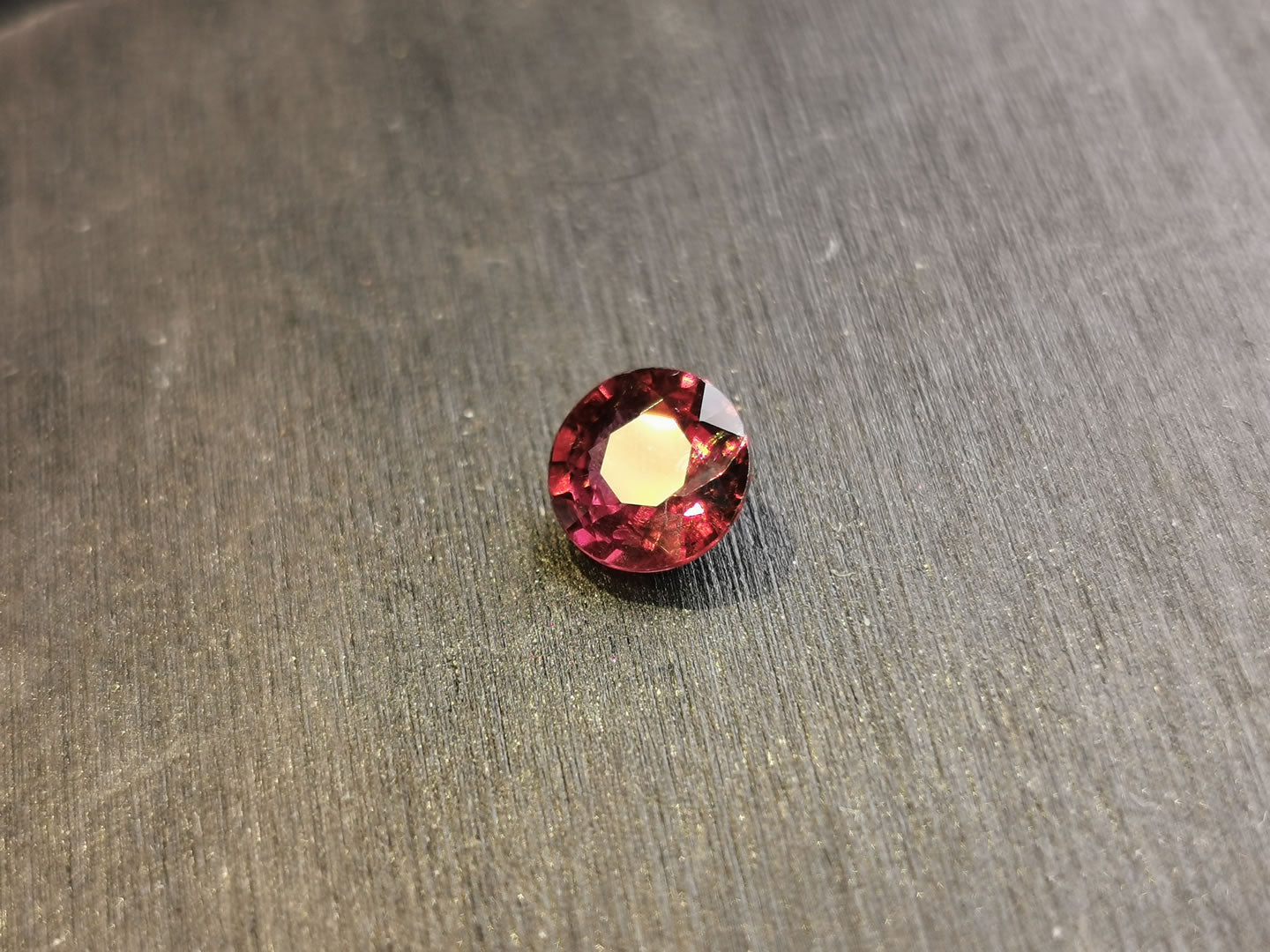 Granato Rodolite taglio rotondo 1,41 ct