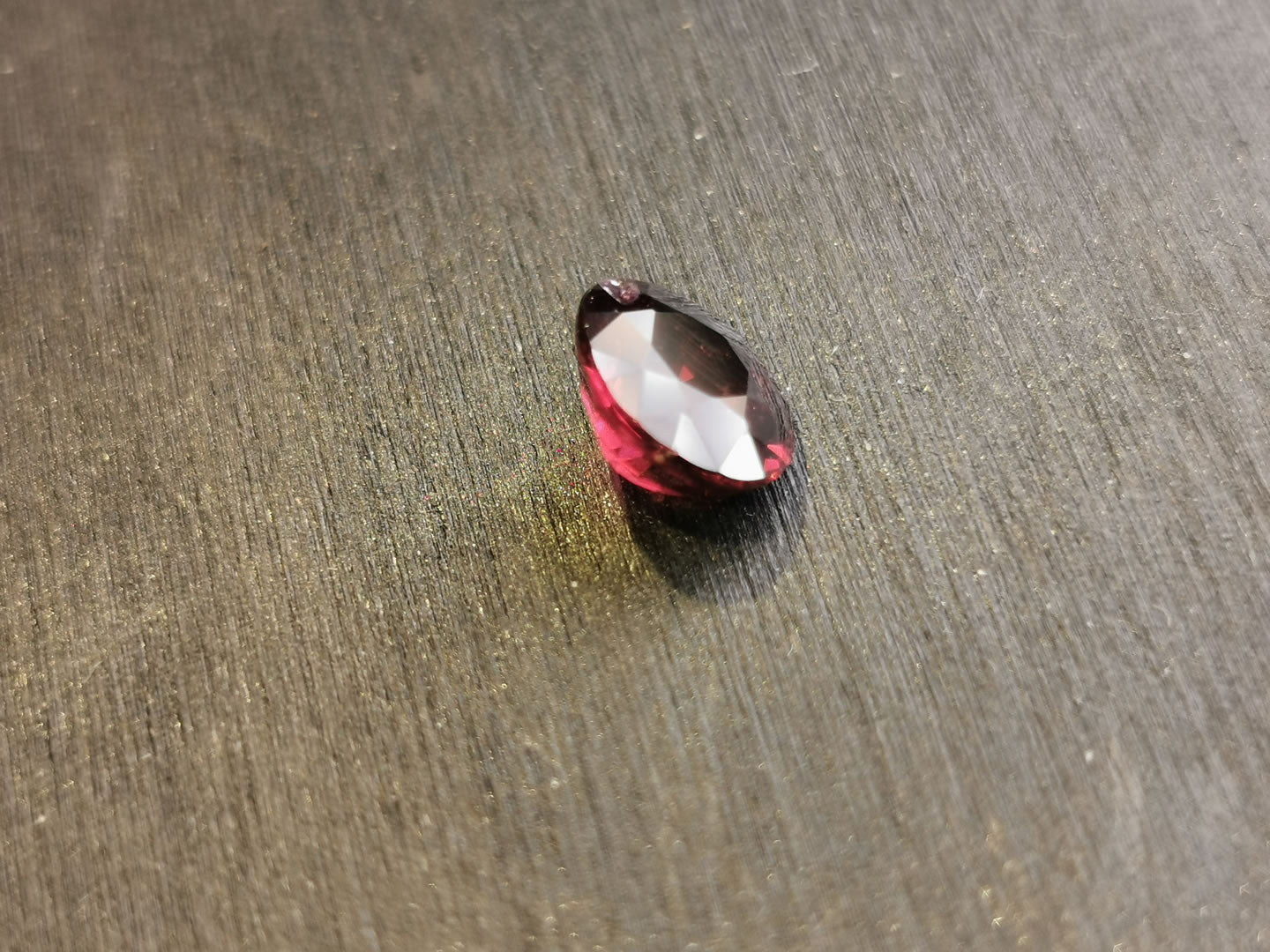 Granato Rodolite taglio ovale 2,08 ct