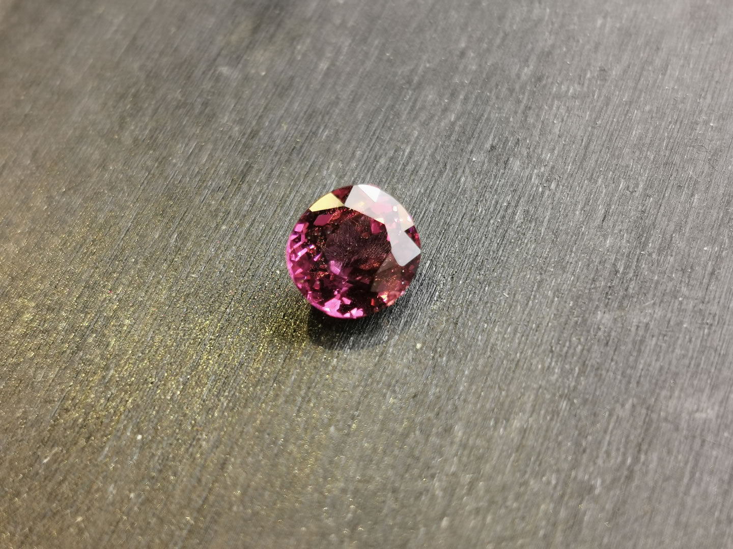 Granato Rodolite taglio ovale 1,17 ct