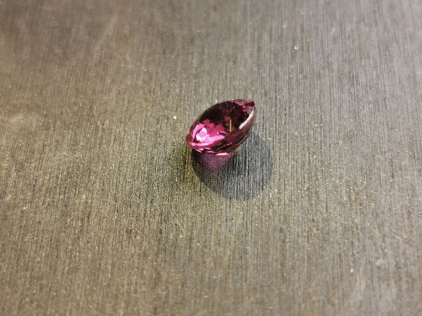 Granato Rodolite taglio ovale 1,17 ct