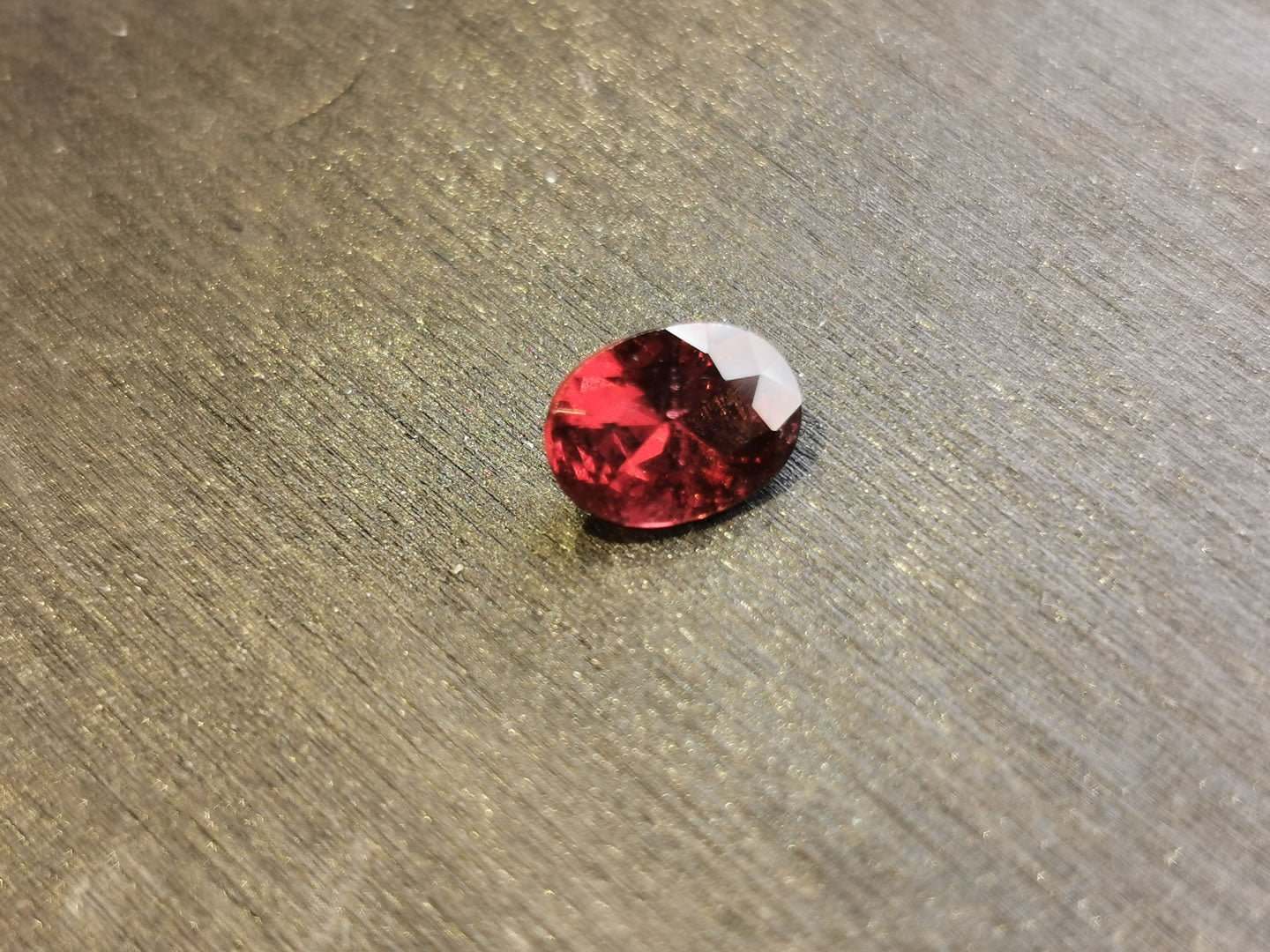 Granato Piropo-Almandino taglio ovale 1,23 ct