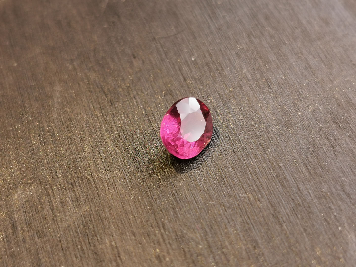 Granato Rodolite taglio ovale 1,48 ct