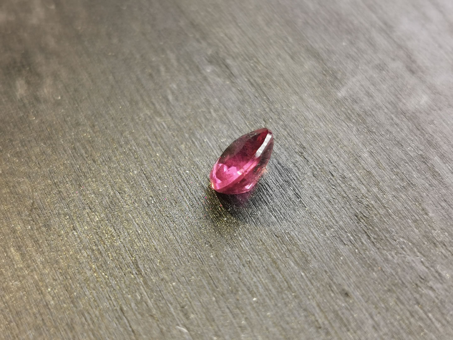 Granato Rodolite taglio ovale 1,48 ct