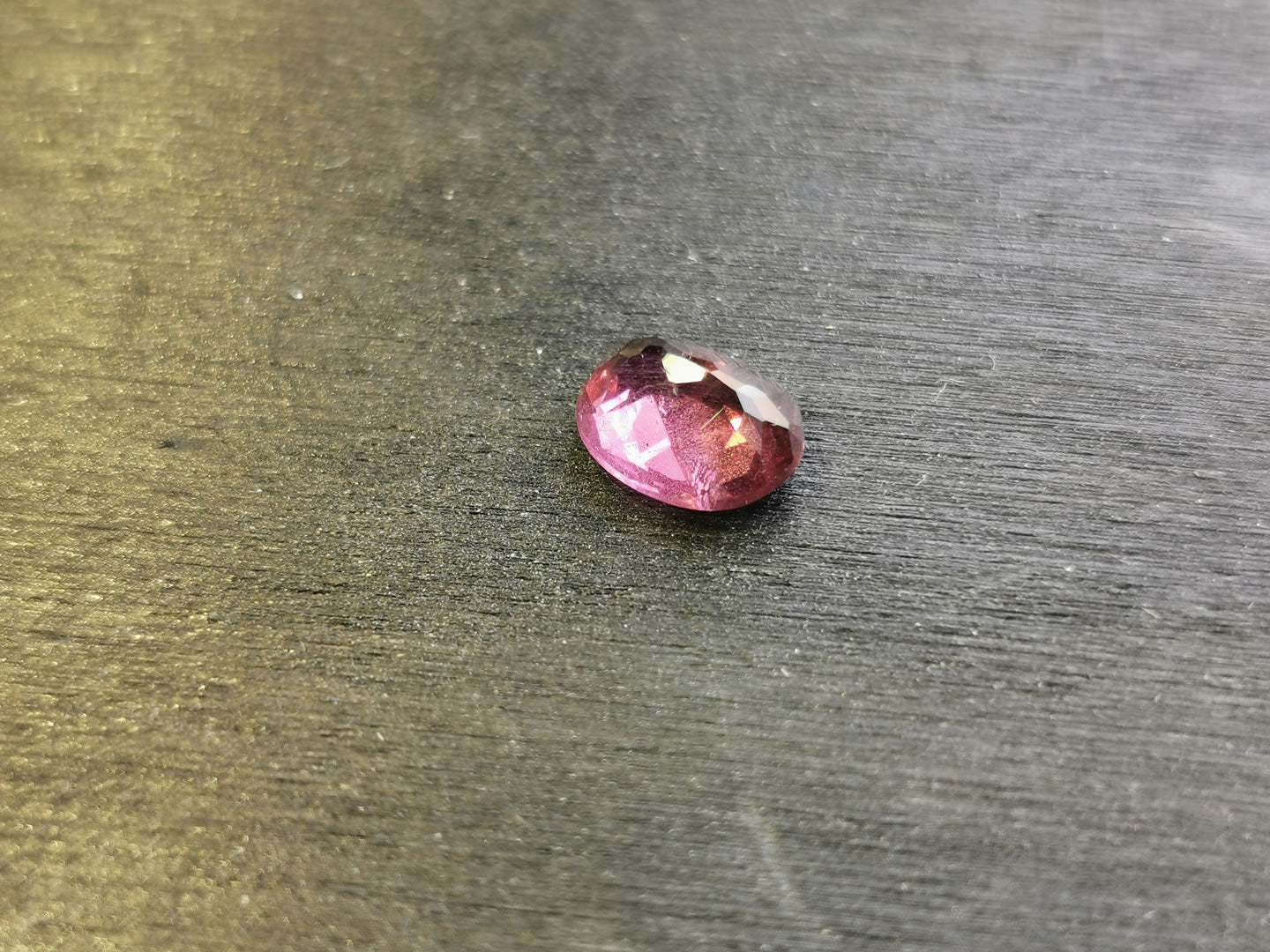 Granato Rodolite taglio ovale 1,48 ct