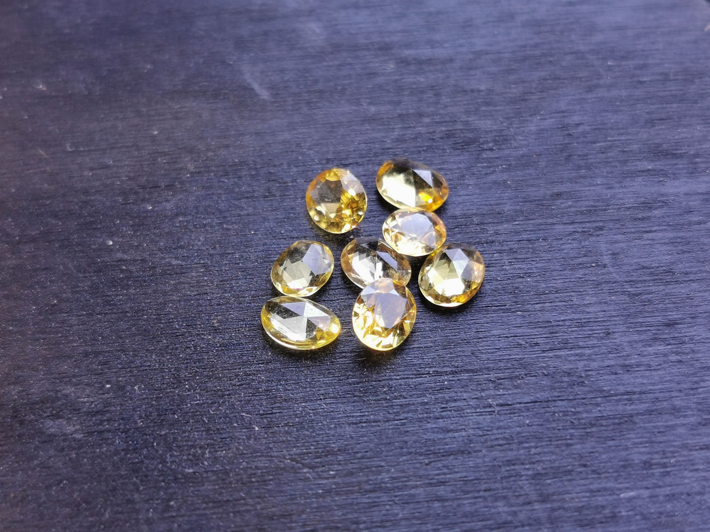 Lotto di 8 Zaffiri giallo taglio rosetta forma ovale 2,95 ct totali