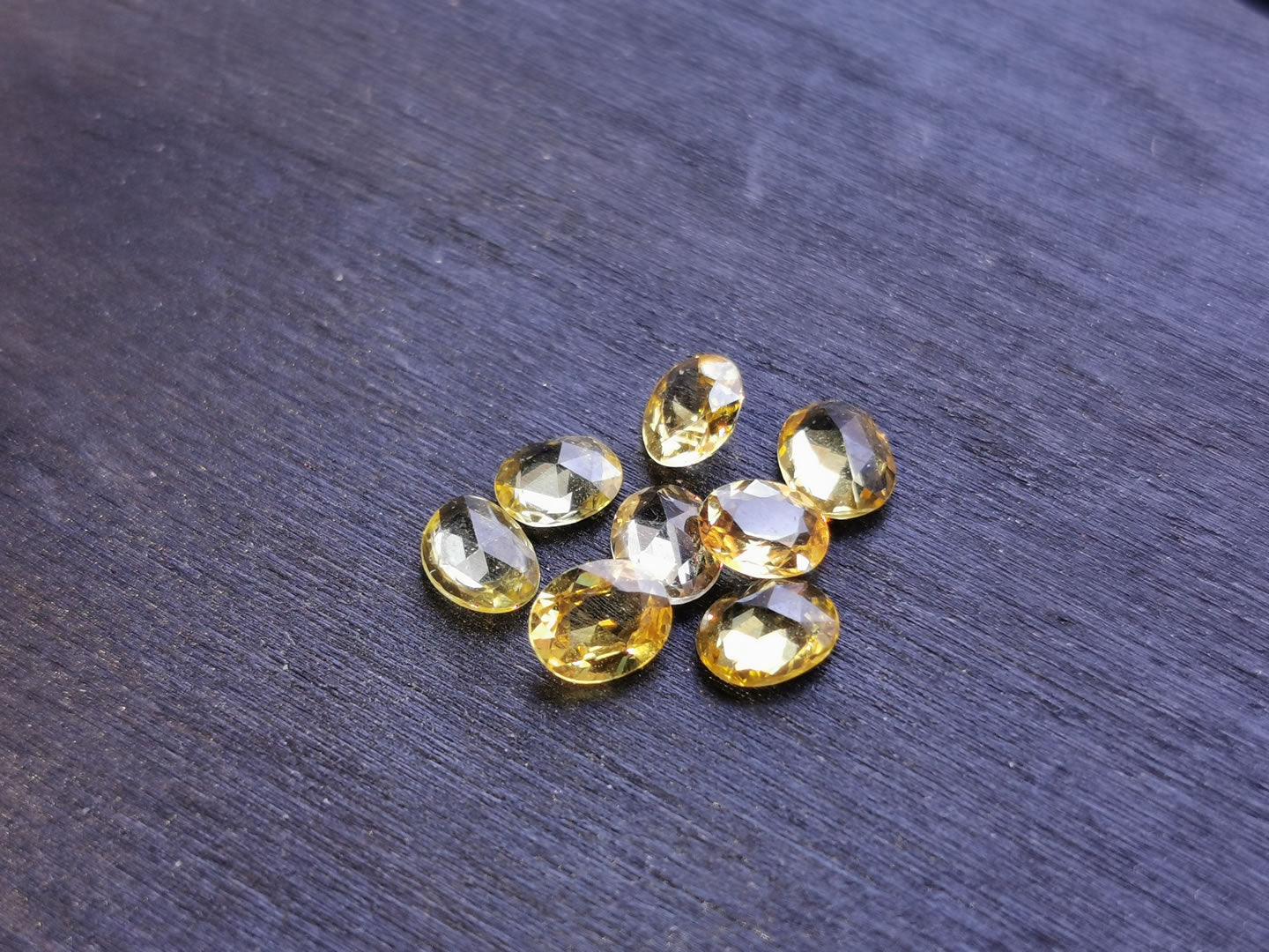 Lotto di 8 Zaffiri giallo taglio rosetta forma ovale 2,95 ct totali