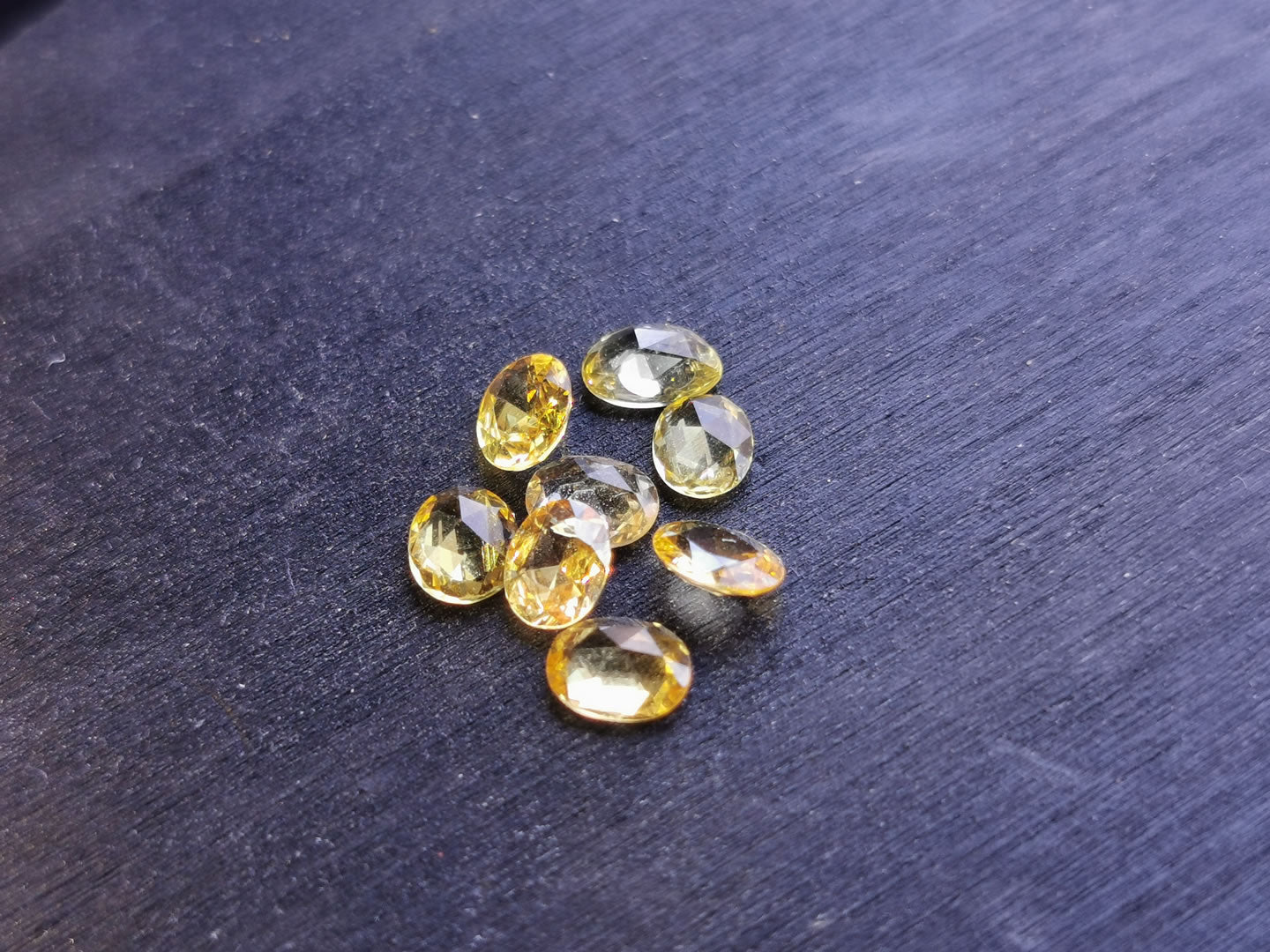 Lotto di 8 Zaffiri giallo taglio rosetta forma ovale 2,95 ct totali