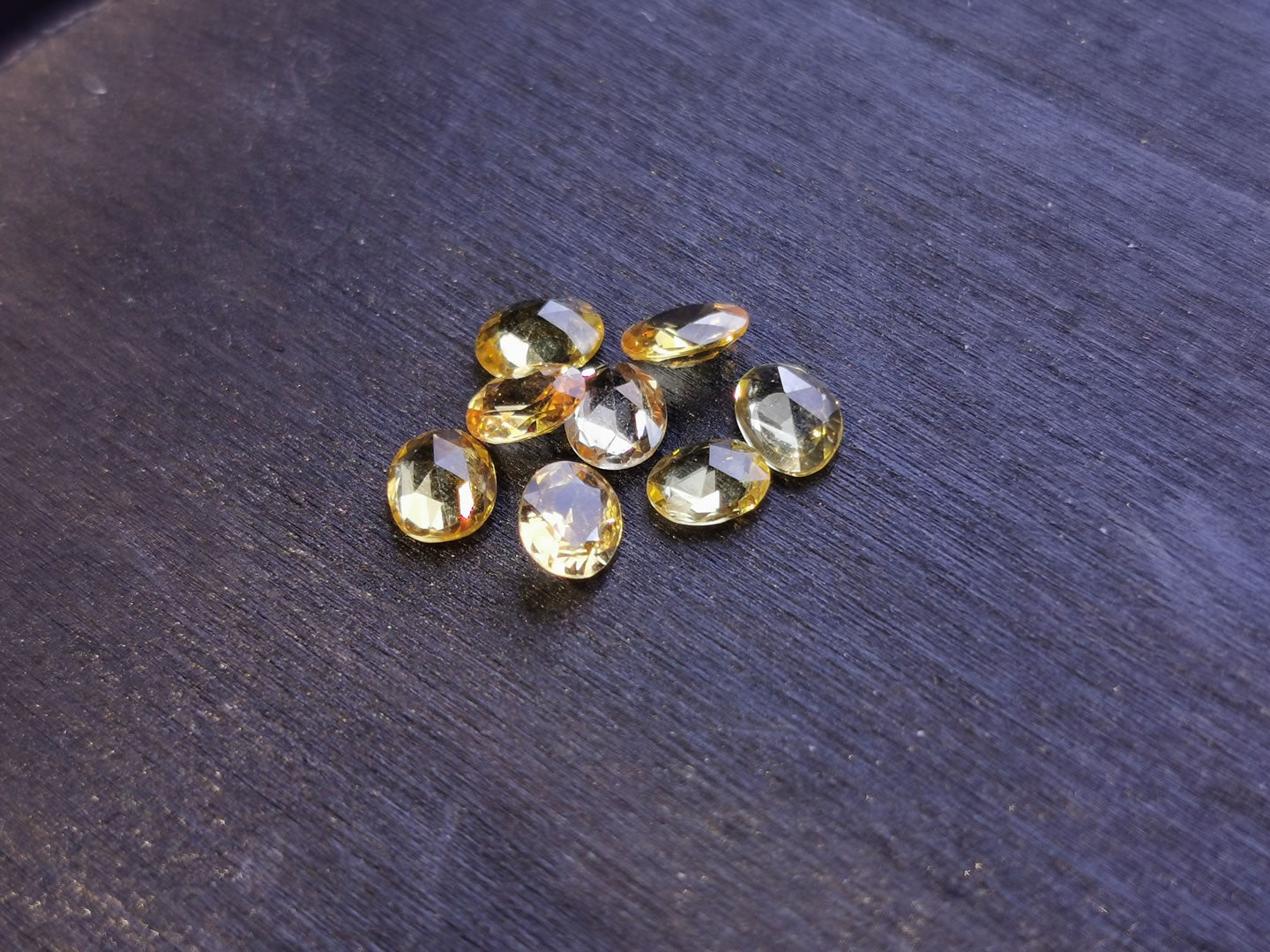 Lotto di 8 Zaffiri giallo taglio rosetta forma ovale 2,95 ct totali