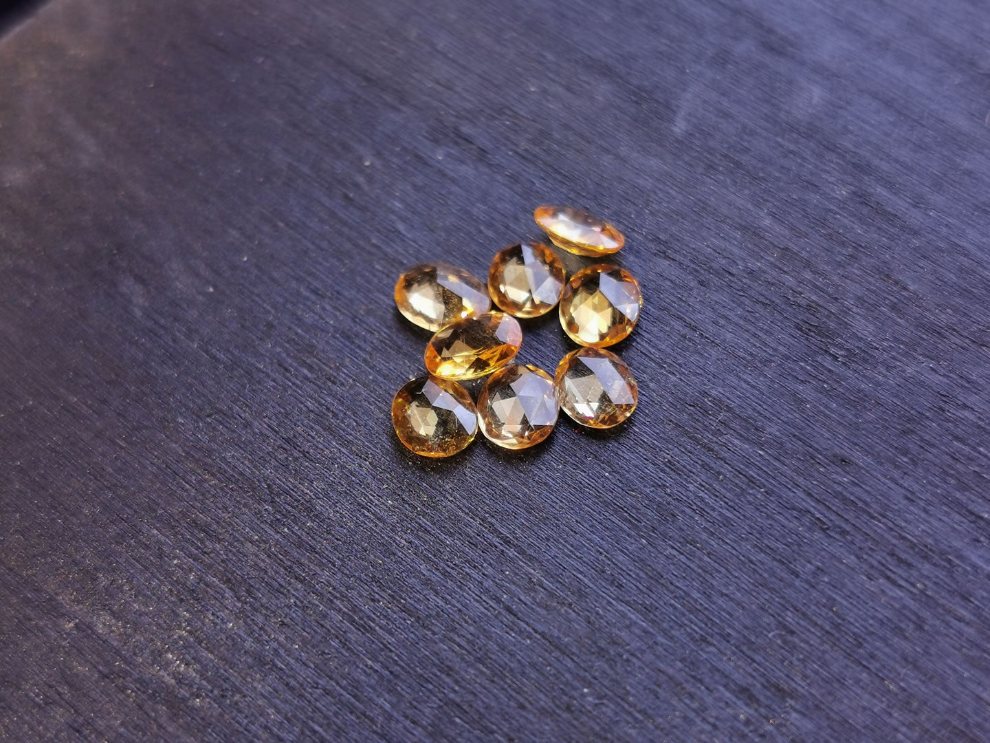 Lotto di 8 Zaffiri giallo taglio rosetta forma ovale 2,54 ct totali