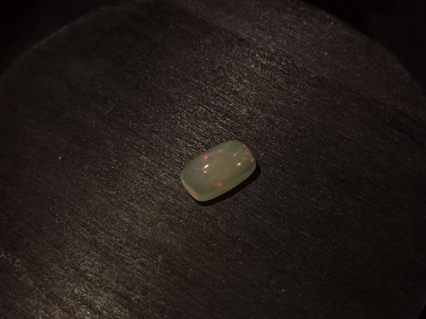 Opale taglio cuscino cabochon 2,19 ct