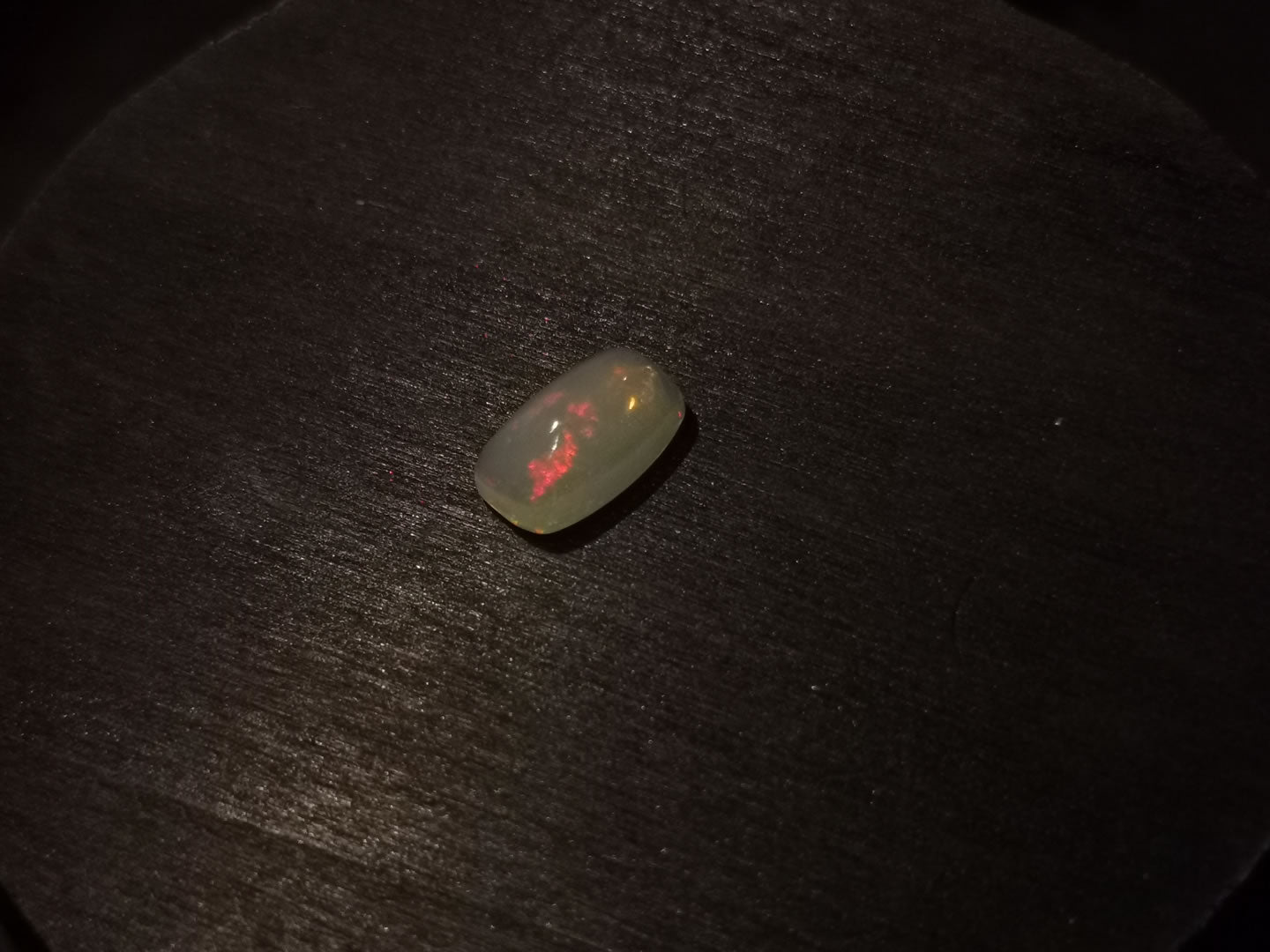 Opale taglio cuscino cabochon 2,19 ct