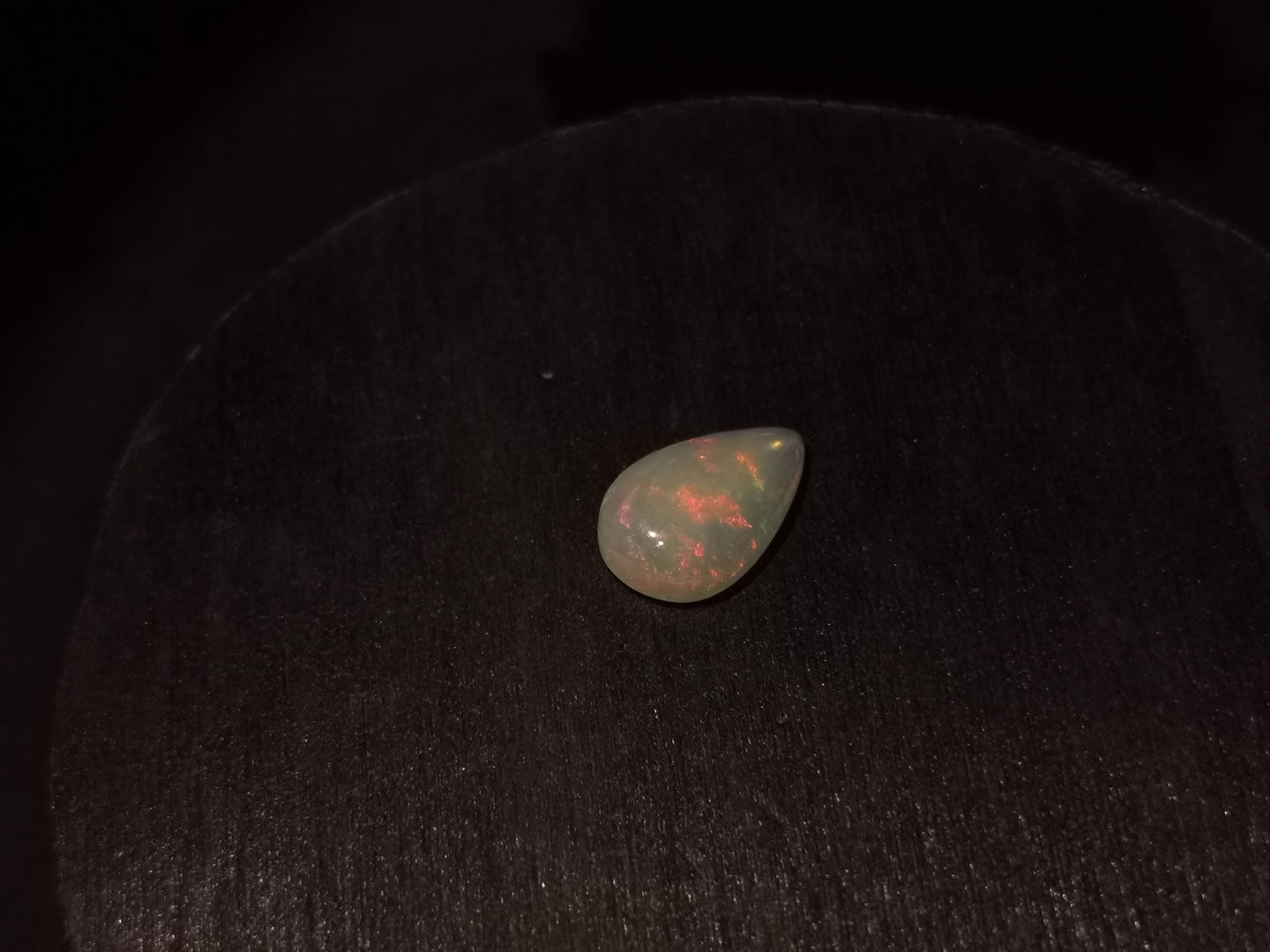 Opale taglio goccia cabochon 2,14 ct