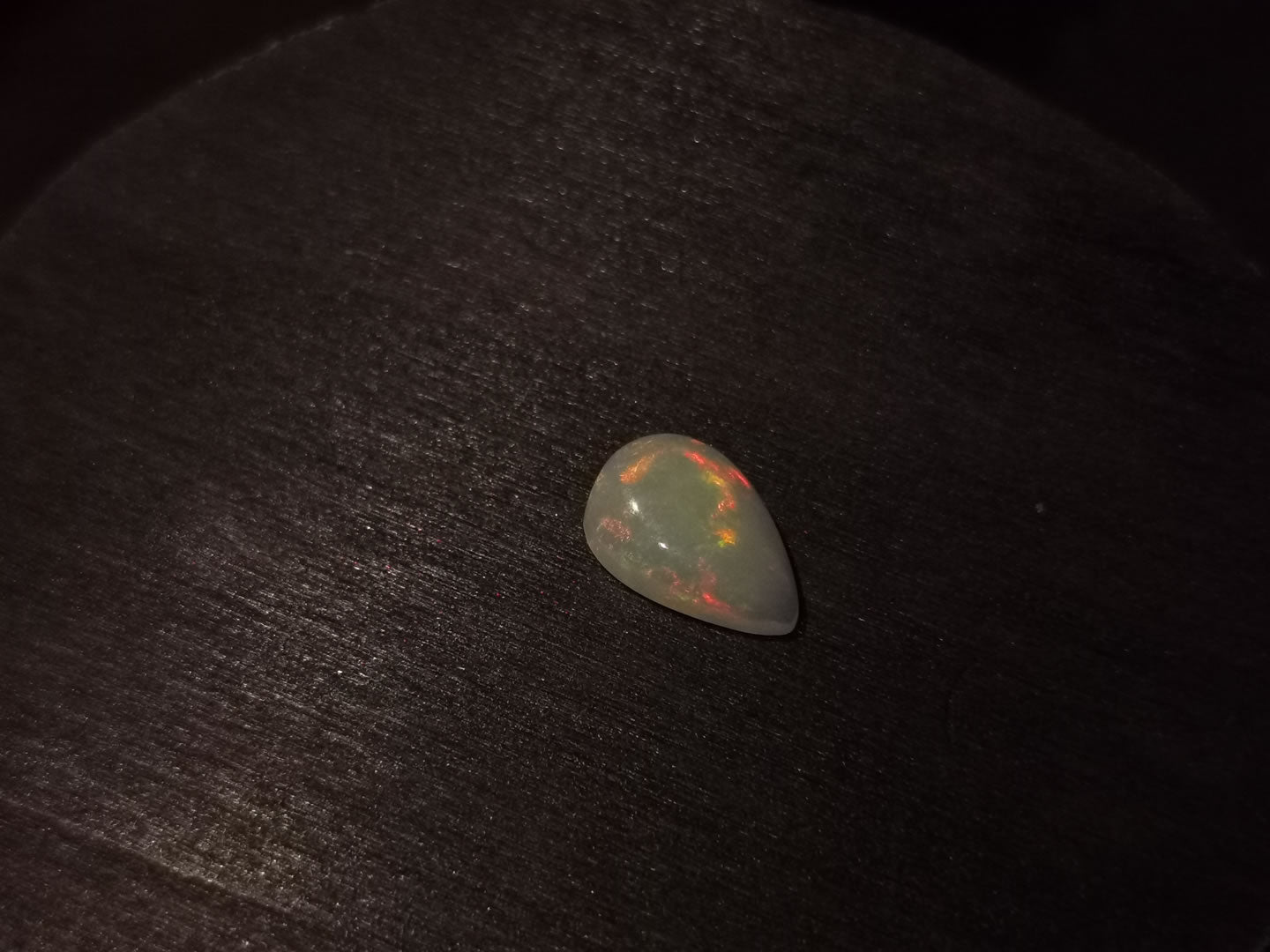 Opale taglio goccia cabochon 2,14 ct
