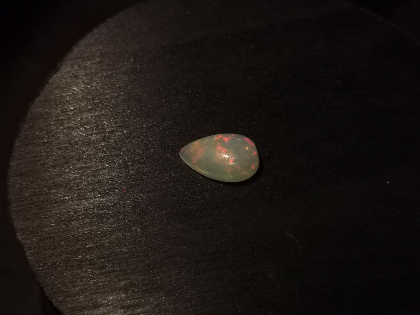 Opale taglio goccia cabochon 2,14 ct