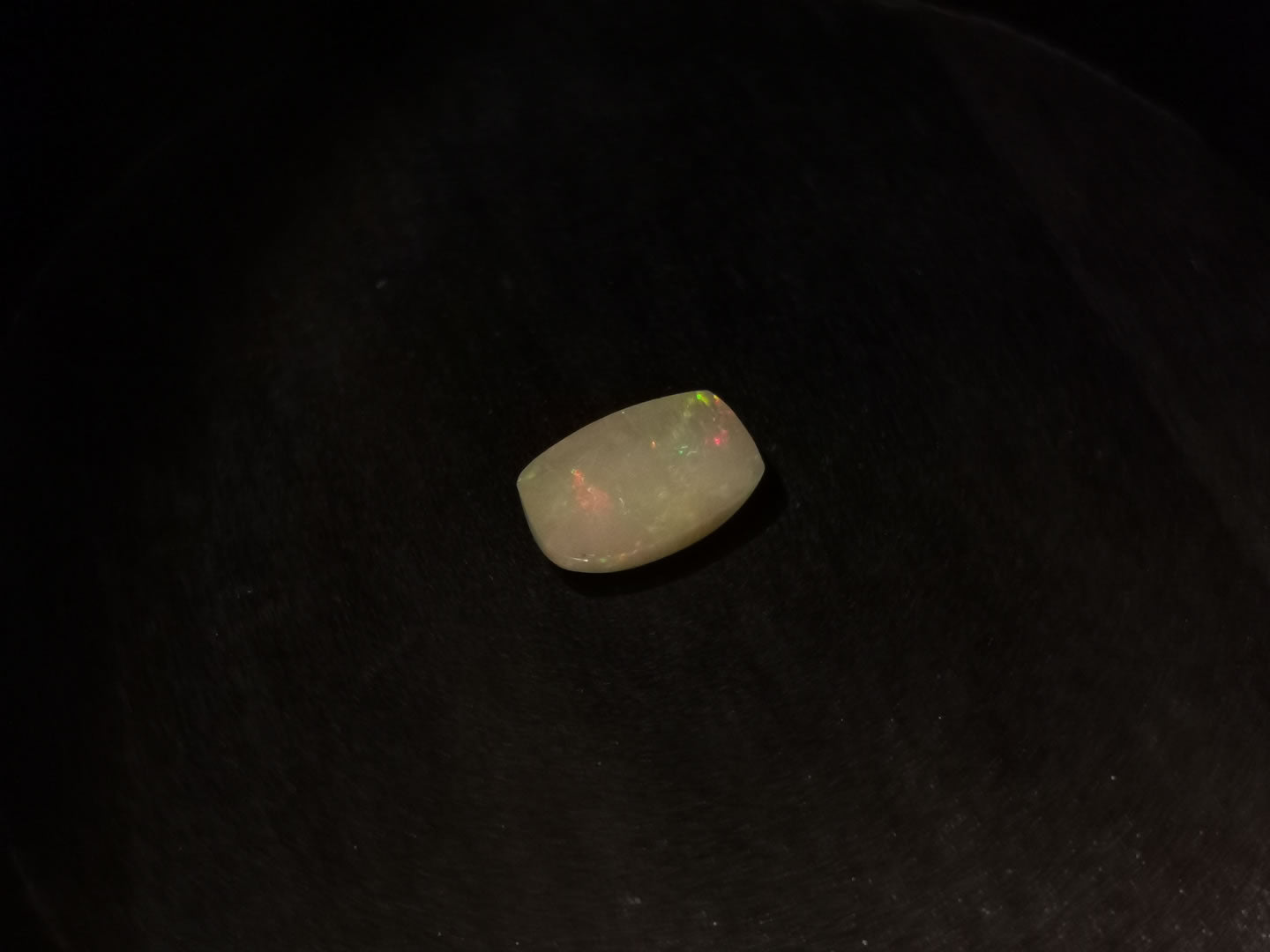 Opale taglio cuscino cabochon 2,48 ct
