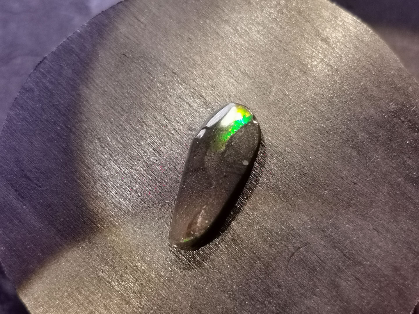 Ammolite taglio fancy cabochon 7,22 ct