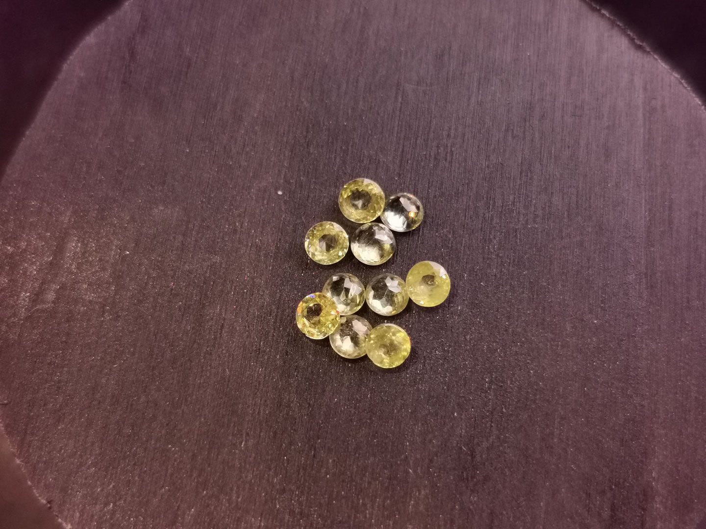 Lotto di 10 Sfeni taglio rotondo 3,12 ct totali