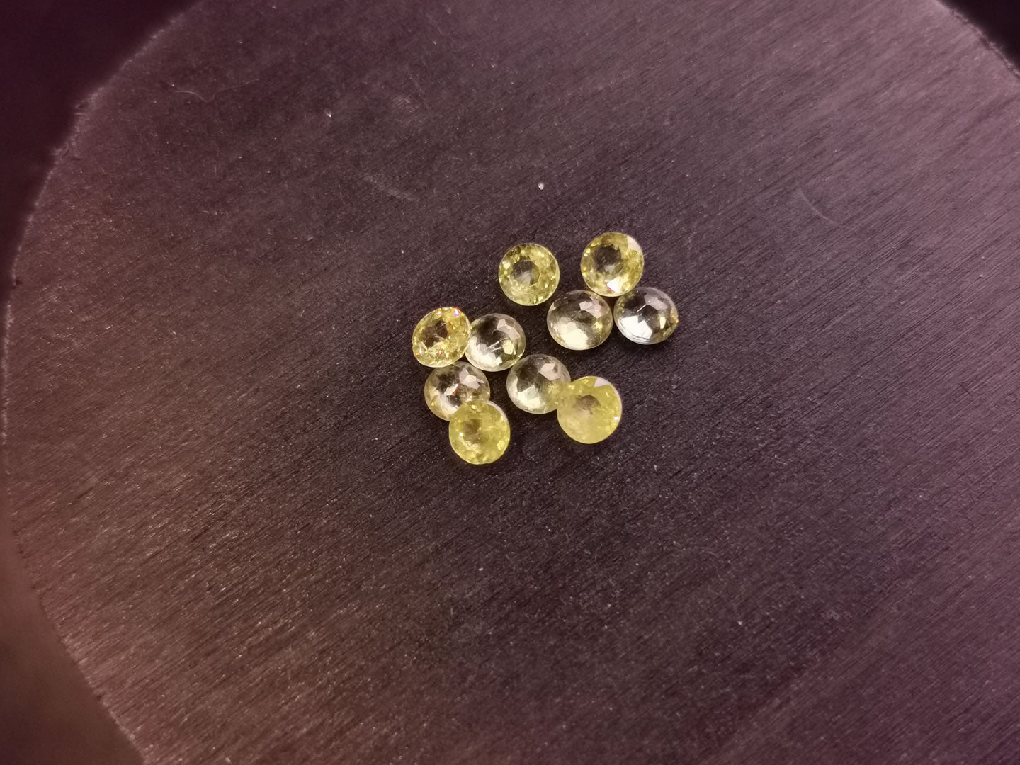 Lotto di 10 Sfeni taglio rotondo 3,12 ct totali