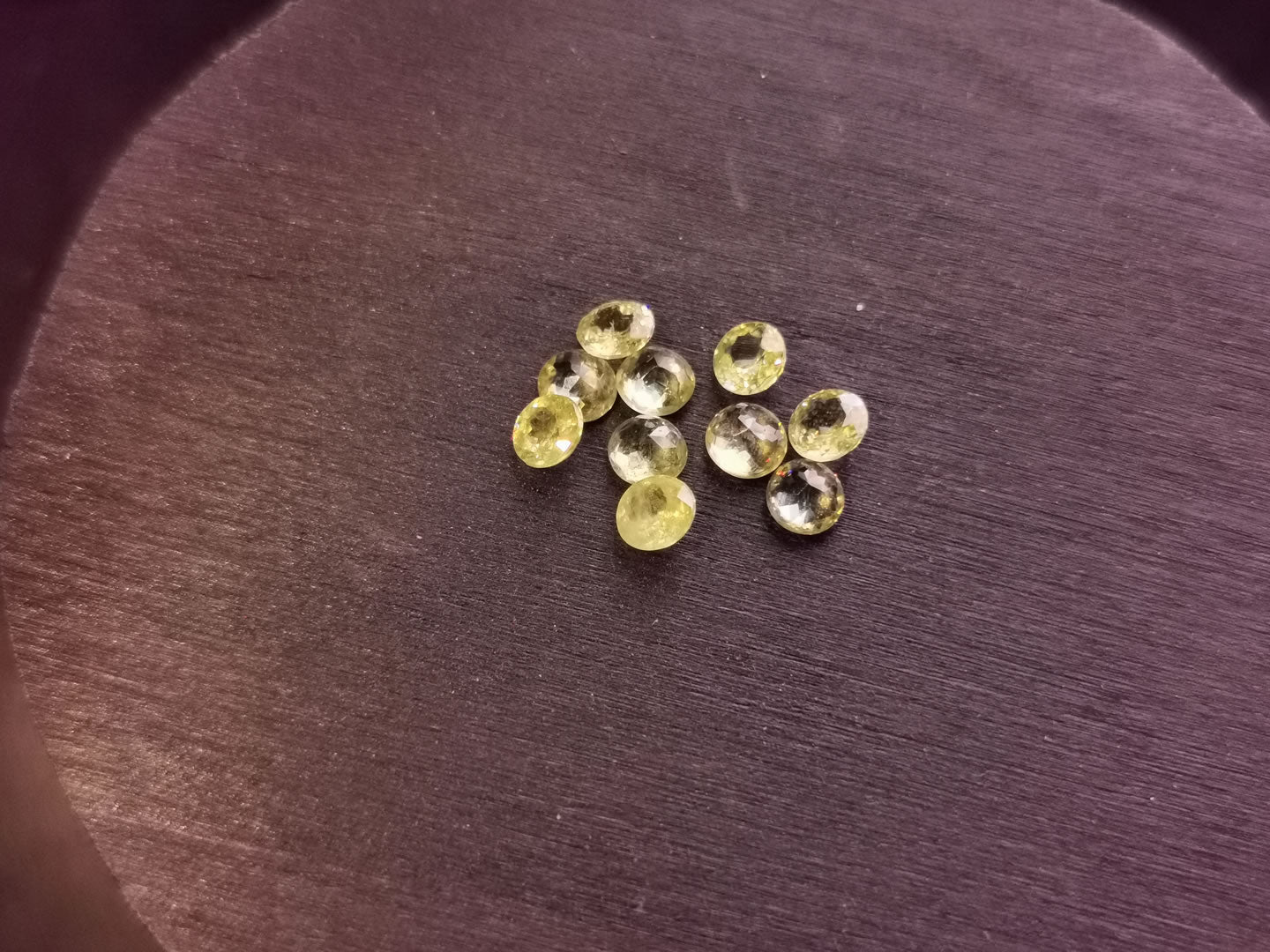 Lotto di 10 Sfeni taglio rotondo 3,12 ct totali